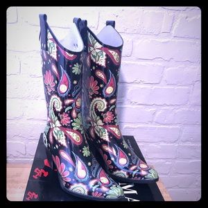 Rubber cowgirl style boots